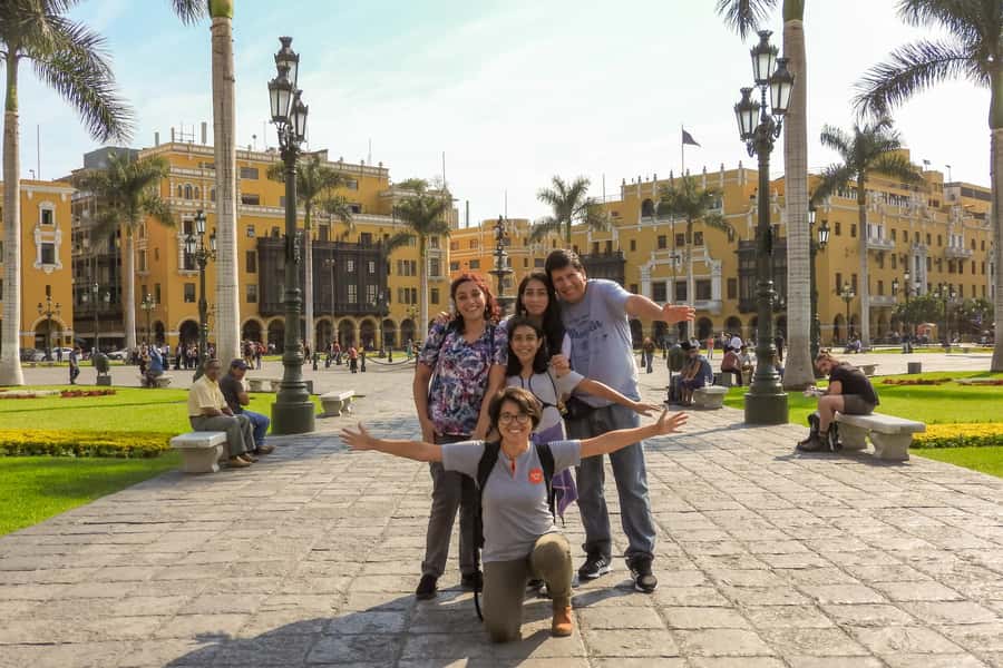 Lima: City Highlights Small Group Tour - San Francisco Monastery and the catacombs