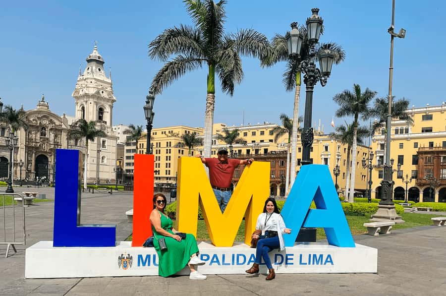 Lima: City Highlights Walking Tour & Catacombs - What the $38 price really includes
