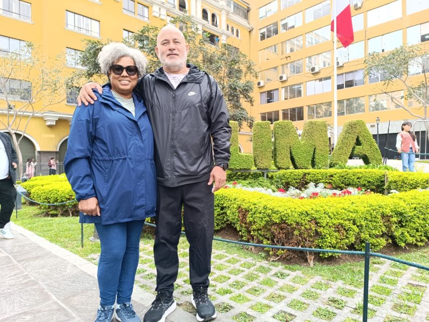 Lima: City Highlights Walking Tour & Catacombs - Bar Cordano and the House of Peruvian Literature