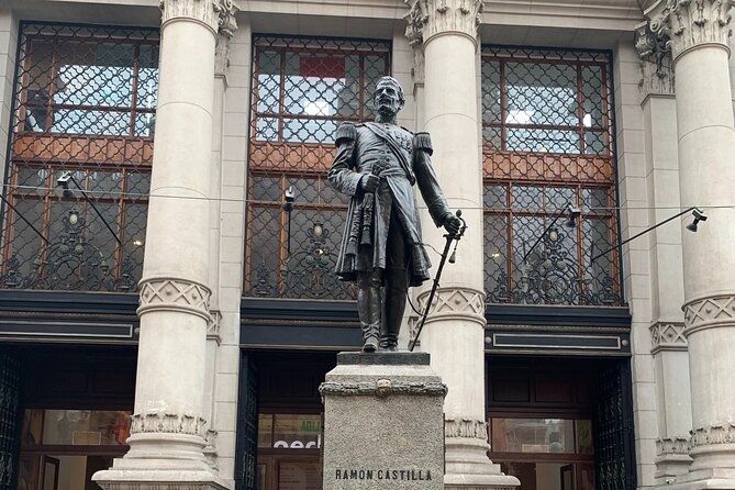 Lima City of The Kings Walking Tour Including Catacombs - Palacio de Gobierno from the outside