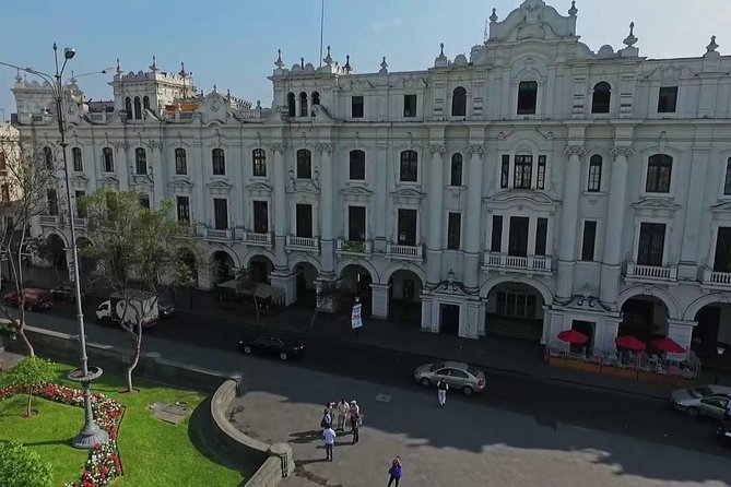 Lima City tour and Catacombs Museum (04 hours) Private Tour with guide in Lima - Love Park and the Pacific edge