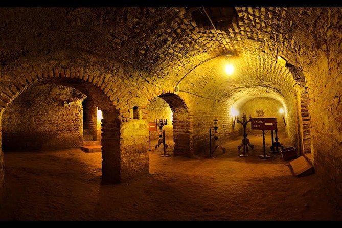 Lima City tour and Catacombs Museum (04 hours) Private Tour with guide in Lima - Plaza de Armas, the palace, and Jirón de la Unión