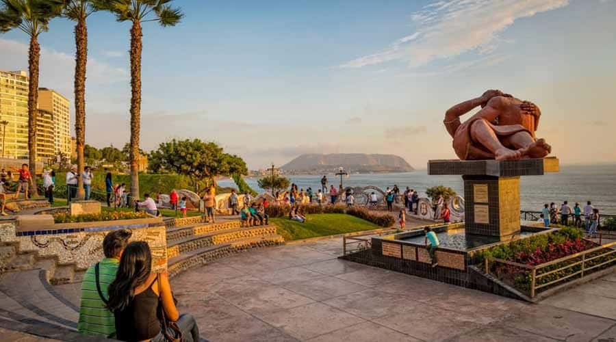 Lima : City Tour by Panoramic Bus - Walking & Catacombs - From Miraflores to ancient Huaca Pucllana