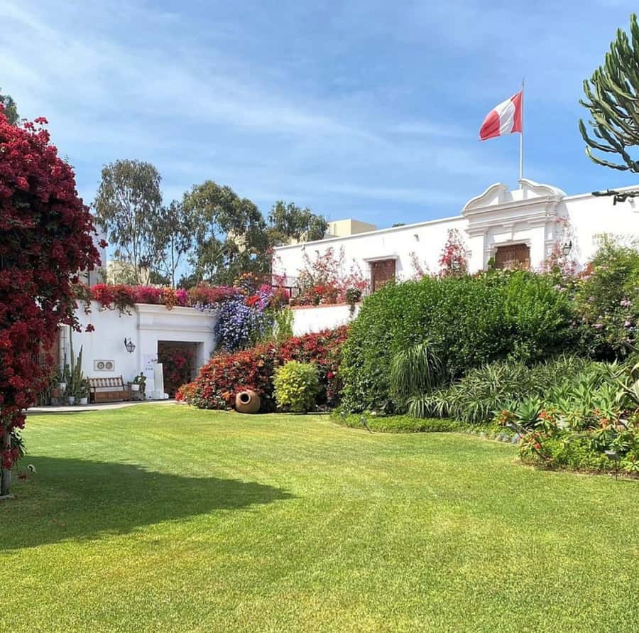 Lima city tour: Larco Museum and Huaca Pucllana - Why these two Lima sites work well together