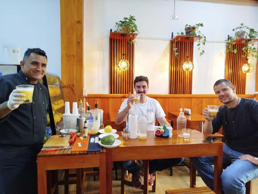 Lima: Cooking Workshop and Water Circuit Tour - Mixing a pisco sour you can repeat at home