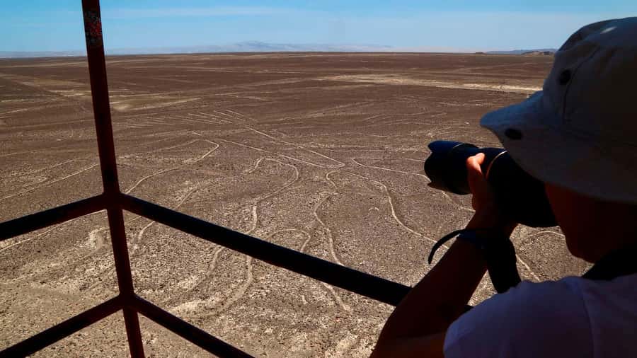 LIMA|| FullDay excursion to the Nazca Lines+Huacachina Oasis - One day, two very different desert experiences