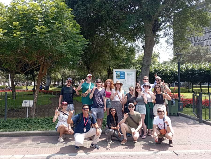 Lima: Historic Center Walking Tour with Pisco Sour Tasting - Plaza San Martín and the Gran Hotel Bolívar
