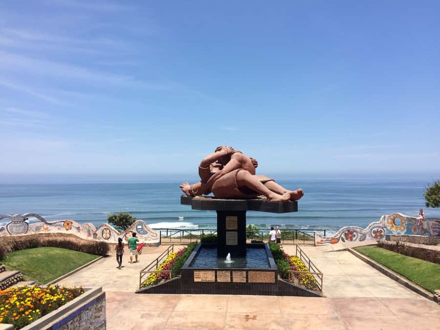 Lima: Historical, Colonial, and Modern City Tour - Miraflores and Larcomar complete the modern view
