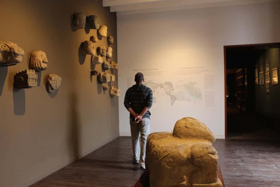 Lima: Huaca Ruins and Larco Museum at Night with Dinner - Why this evening works in Lima