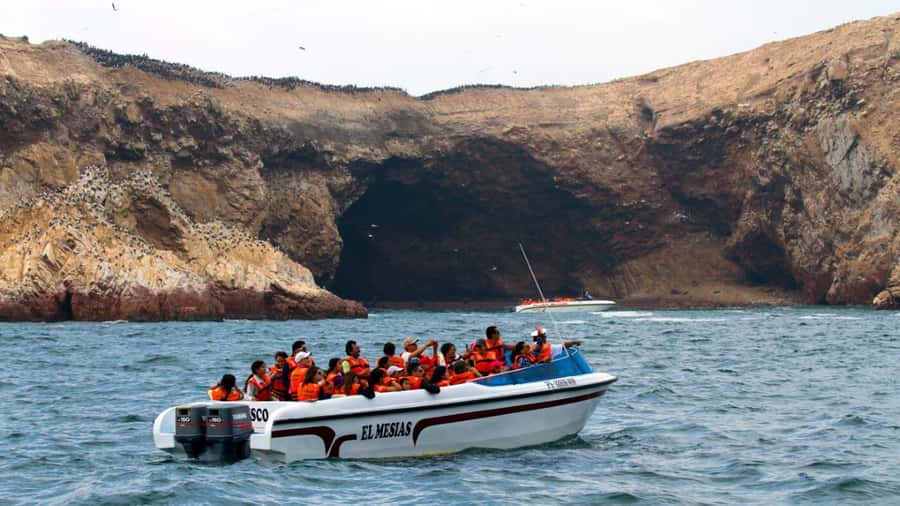 Lima | Islas Palomino Tour | Swim with Sea Lions - The return ride past cliffs and islets