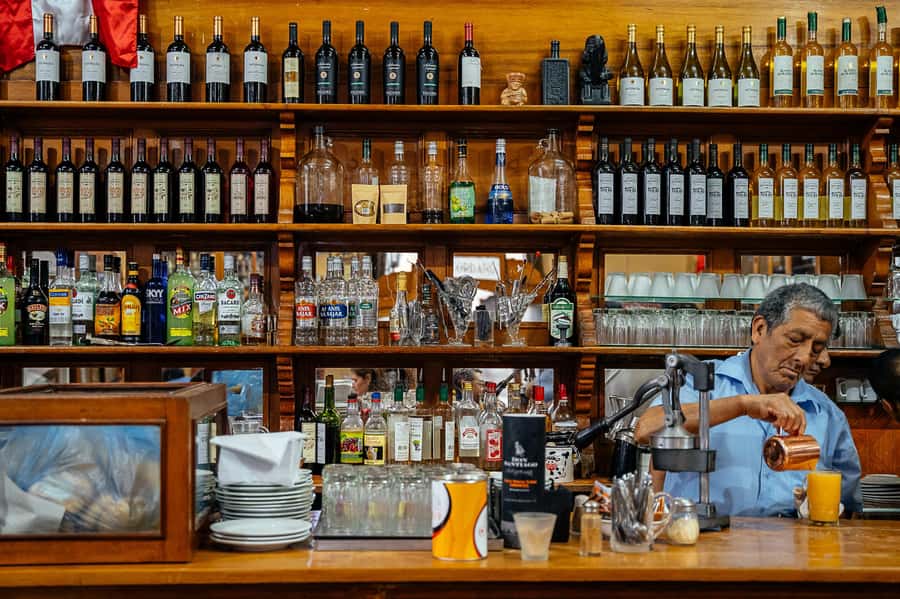 Lima: Lights, Pisco, and Fun Night Tour and Pisco Tasting - A four-hour night built around Lima’s fountains