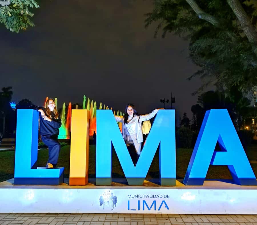 Lima: Magic Water Circuit Light Show Tour with Pickup - Guides who add more than directions