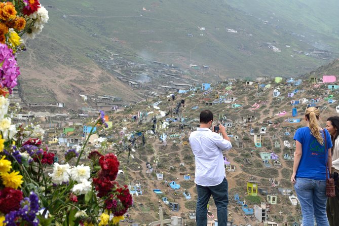 Lima Off the Beaten Path: Local Communities and Cultural Immersion - Nueva Esperanza Cemetery among the hills