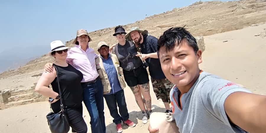 Lima: Pachacamac Inca Archaeological Complex Tour - Walking through the enormous archaeological complex