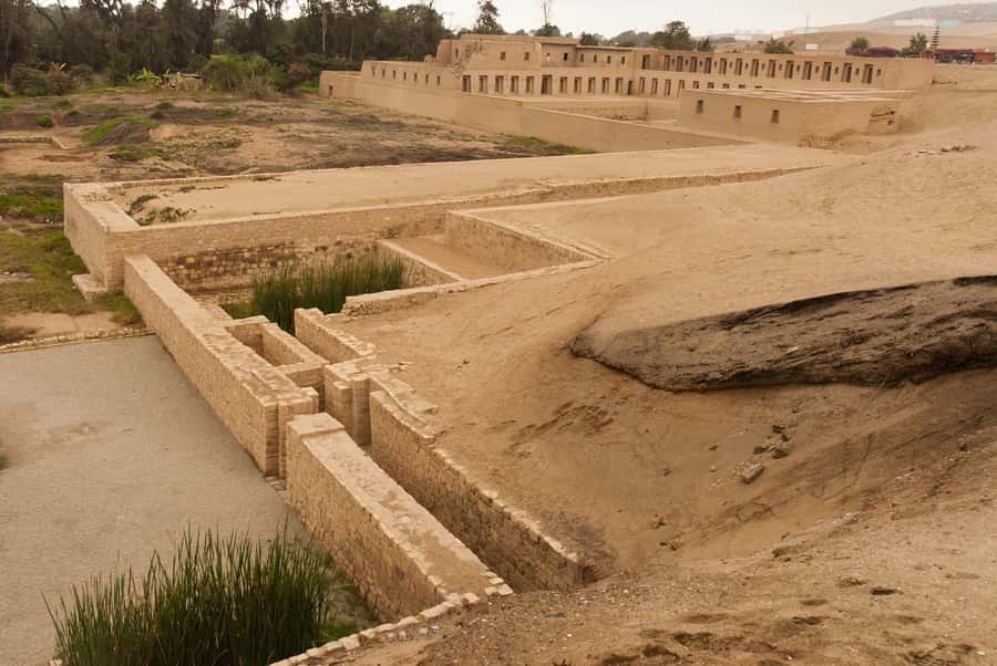 Lima: Pachacamac Ruins & Barranco Half-Day Guided Tour - What the guide adds to the experience
