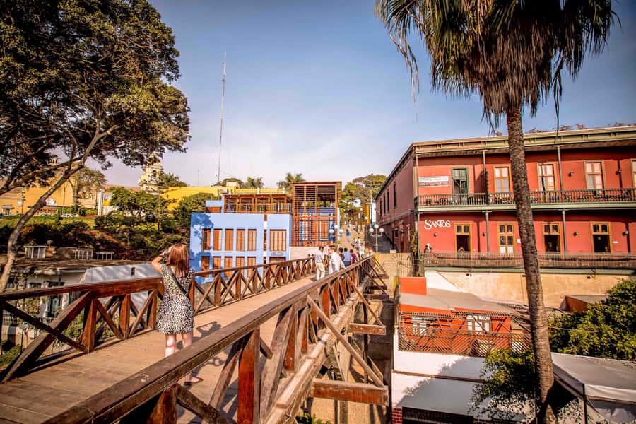 Lima: Pachacamac Ruins & Barranco Half-Day Guided Tour - The ride south is part of the calculation