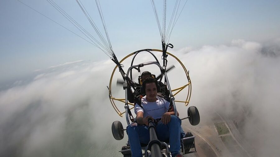 Lima: Paragliding Flight Over Costa Verde Districts - Finding the Costa Verde meeting point