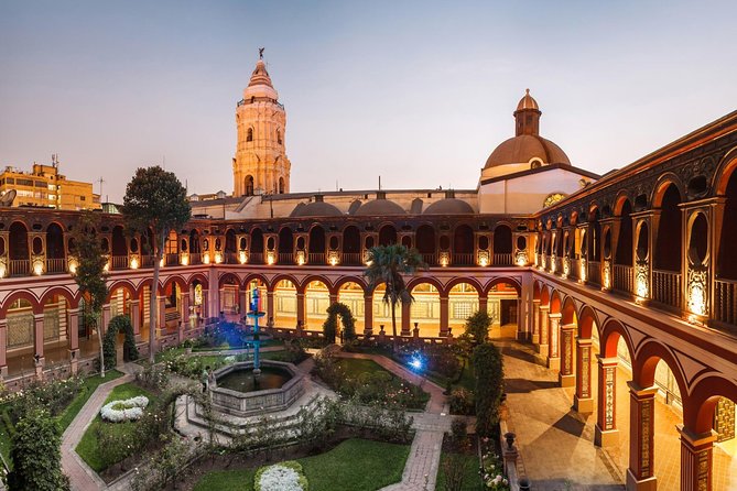 Lima's Vibrant Heritage: Exploring the City's Landmarks Half-day - The Main Square and the machinery of power
