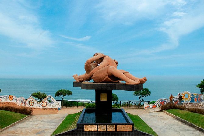 Lima's Vibrant Heritage: Exploring the City's Landmarks Half-day - How the guiding shapes the experience