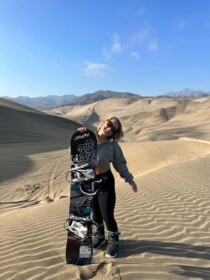Lima: Sandboarding and Jeep Tour - Meeting the instructor and fitting the board