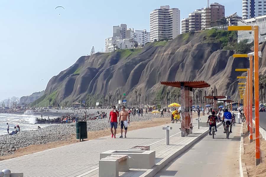 Lima: The Charm of Barranco & Pre Inca Pyramid in Miraflores - Barranco and the Bridge of Sighs