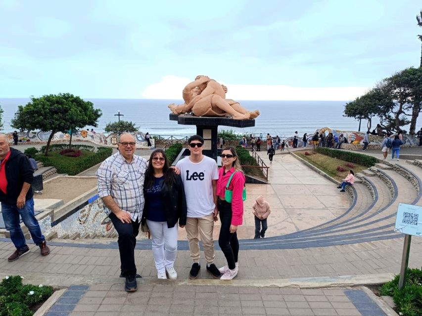 Lima: Tour in Miraflores, San Isidro, Barranco & Chorrillos - Parque del Amor above the Pacific