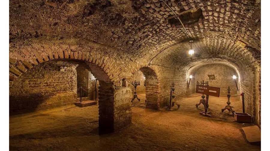 LIMA WALKING TOUR CATACOMBS FROM MIRAFLORES, HISTORICAL CENTER, WINES+BUS - Key points before you book