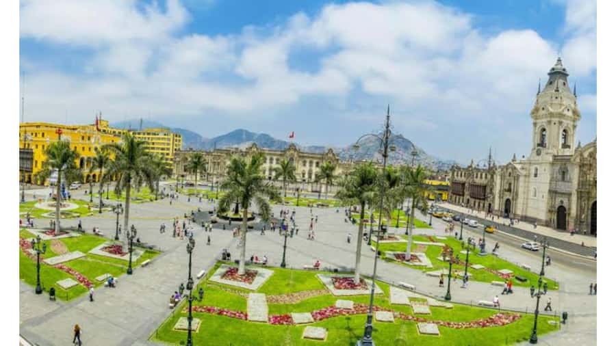 LIMA WALKING TOUR CATACOMBS FROM MIRAFLORES, HISTORICAL CENTER, WINES+BUS - Plaza Mayor and Lima’s seat of power