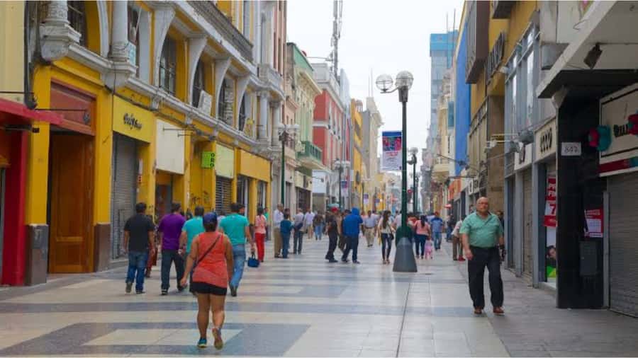 LIMA WALKING TOUR CATACOMBS FROM MIRAFLORES, HISTORICAL CENTER, WINES+BUS - Inside San Francisco’s catacombs