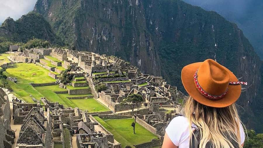 Machu Picchu: 1-day tour by Vistadome Panoramic train - Why the small group changes the day