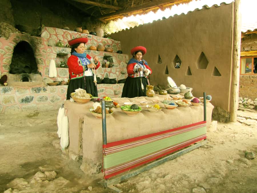 Machu Picchu: Chinchero, Maras, Moray & Machu Picchu 2 days - Aguas Calientes keeps Machu Picchu close