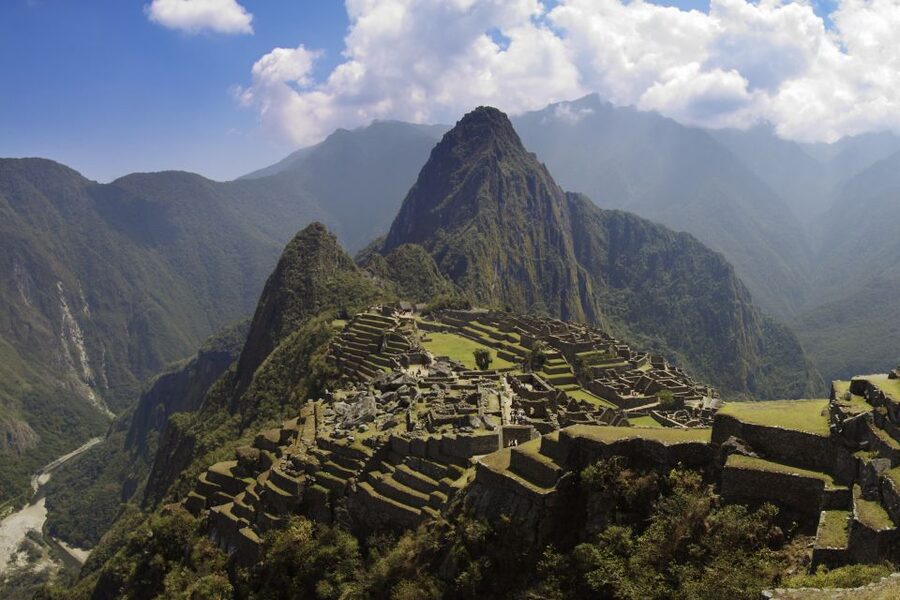 Machu Picchu: Private Full-Day Tour with Afternoon Entrance - The Ollantaytambo to Aguas Calientes train ride