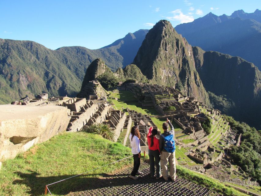 Machu Picchu: Private Tour Guide Service - Who should book this private service
