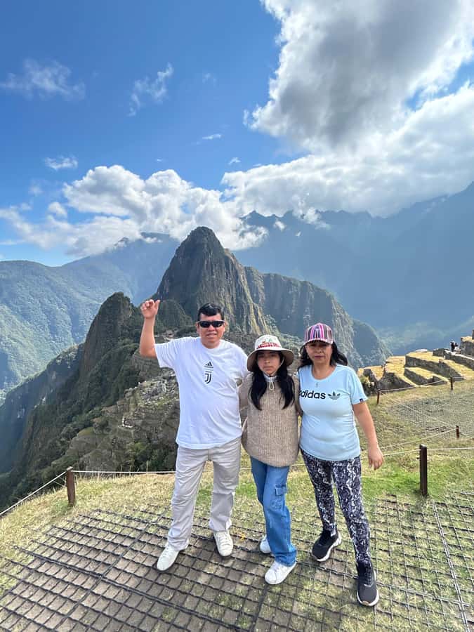 Machu Picchu: Private Tour Guide Service for up to 15 people - Key points to know before you book