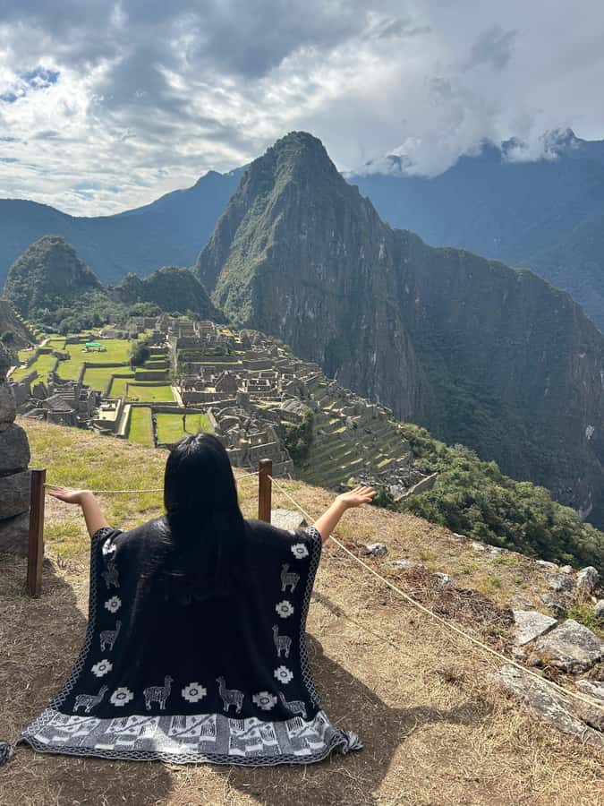 Machu Picchu: Private Tour Guide Service for up to 15 people - The classic terrace photo stop