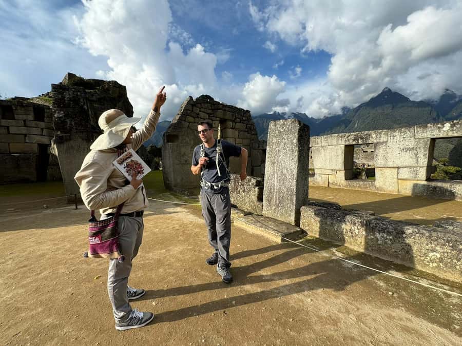 Machu Picchu: Tour Guide Service & Entrance Ticket Circuit-2 - What you are really booking for $160