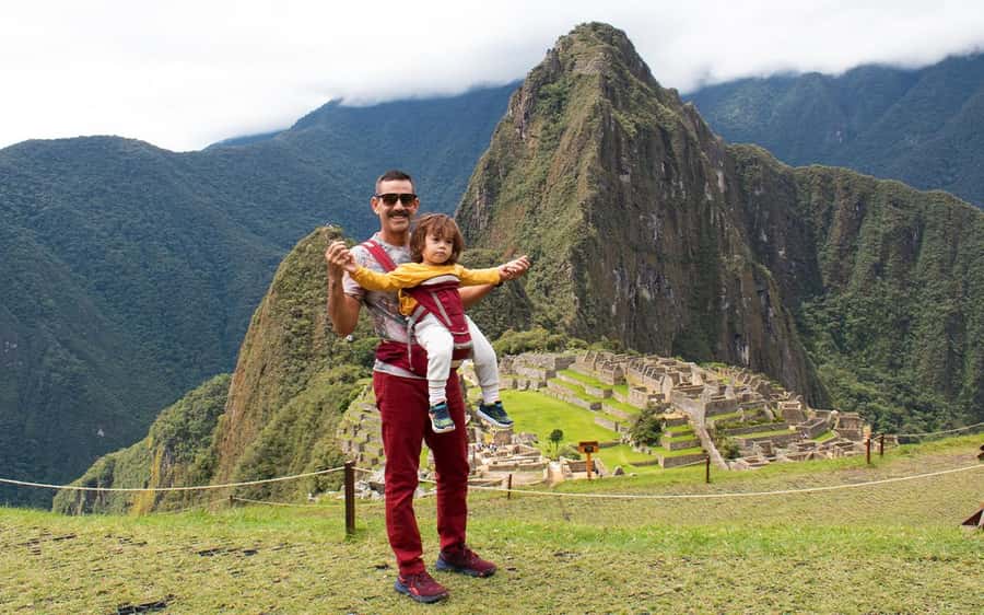 Machupicchu tour by tourist train in 2 days - Why the guide and group size matter
