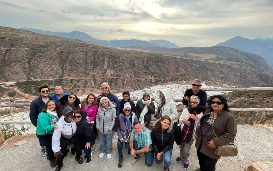 Maras Moray - Chinchero: textiles before the major ruins
