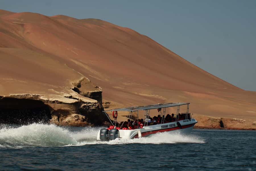 PARACAS: BALLESTAS ISLANDS AND NATIONAL RESERVE - El Candelabro, a giant mark in the desert