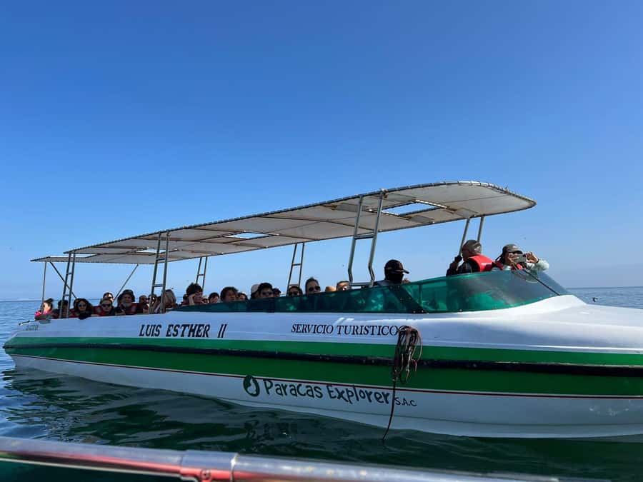 Paracas: Ballestas Islands Guided Boat Tour - Reaching the Ballestas Islands