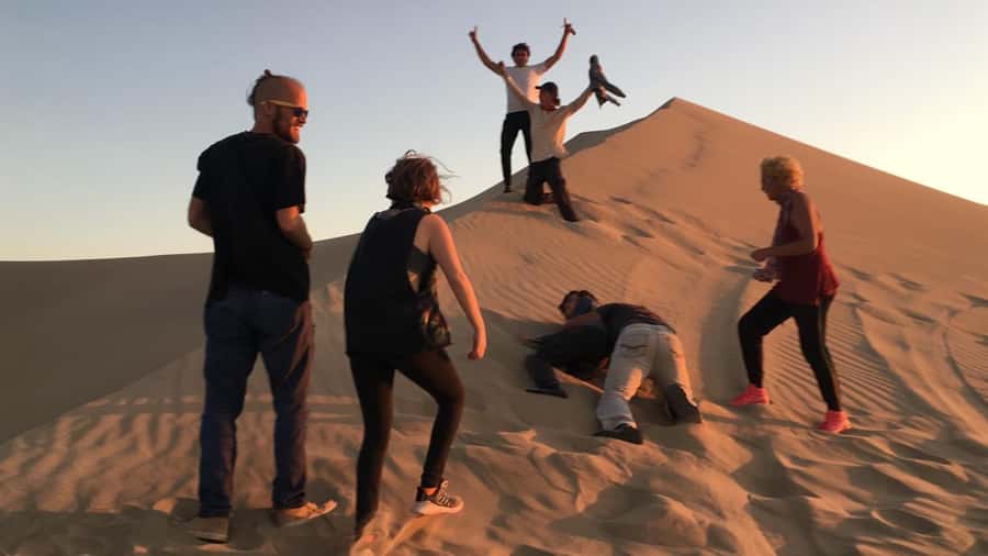 Paracas or Pisco: Private Huacachina Oasis Tour & Buggy Ride - Arriving at the Huacachina oasis