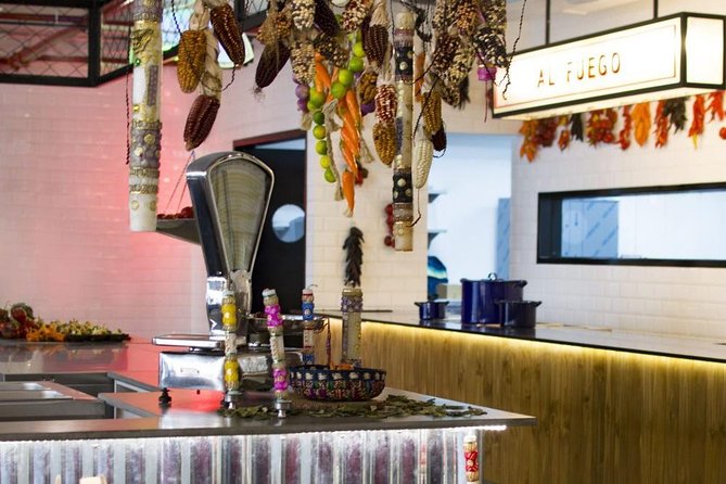 Peruvian Experience: Interactive, Cultural & Gastronomic Guided Tour - Pisco in a 1920s-themed bar