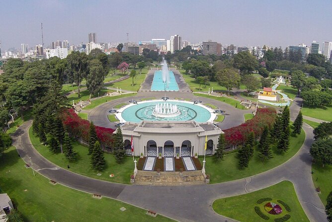 Private Lima Night Tour Including Magic Water Circuit - Who will enjoy this evening most?