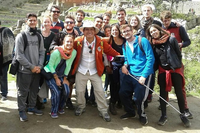 Private Tour Guide in Machupicchu from Aguas Calientes. - Meeting in Aguas Calientes and taking the bus