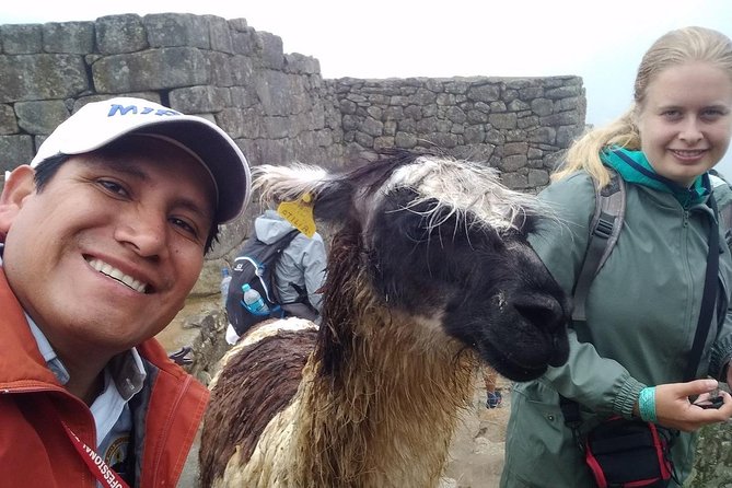 Private Tour Guide in Machupicchu from Aguas Calientes. - Who will appreciate this private format