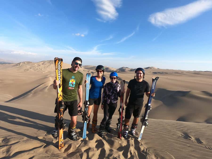 Pro Sanboarding or skiing in Huacachina from Lima - Day trip - Who will enjoy this day most