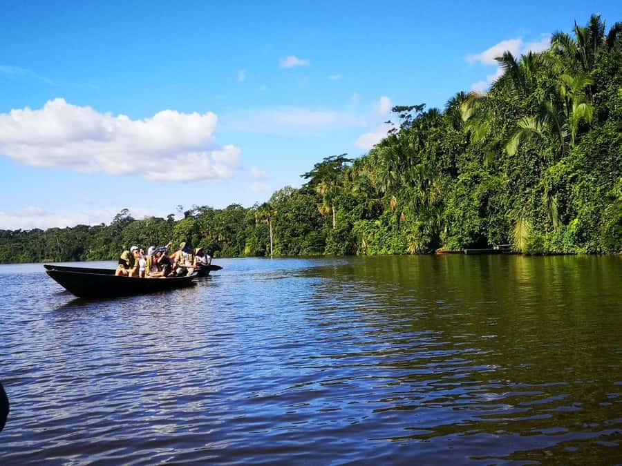 Puerto Maldonado: Lago Sandoval Day Trip with Lunch - The motorboat ride to the reserve checkpoint
