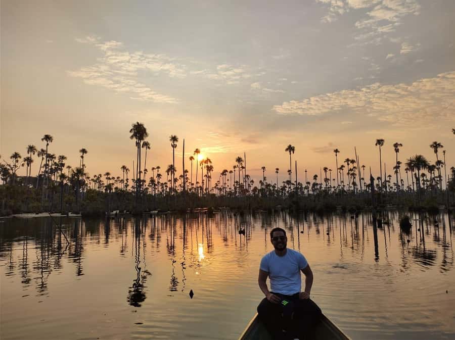 Puerto Maldonado: Lake Yacumama sunset and piranha fishing - Parrots, macaws, and the evening return