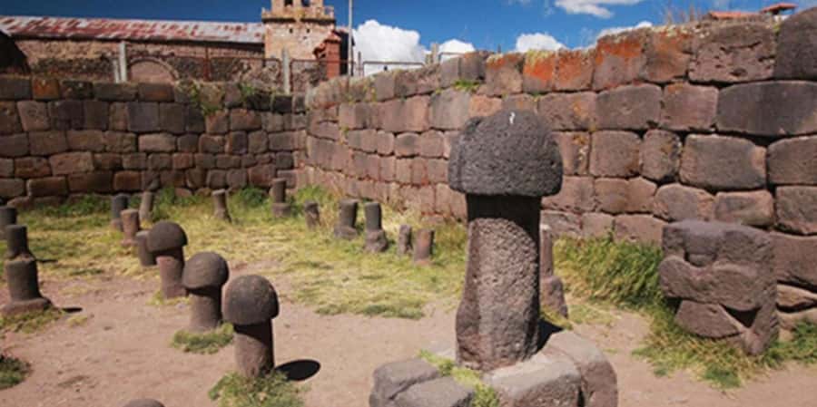 Puno: Chucuito, Aramu Muru, and Juli Day Trip - A long day beyond Puno