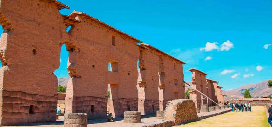 Puno: Full-Day Route of the Sun Tour to Cusco with Lunch - Raqchi and the 15-meter walls of Wiracocha
